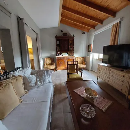 בית נופש Alika Village Maisonette,