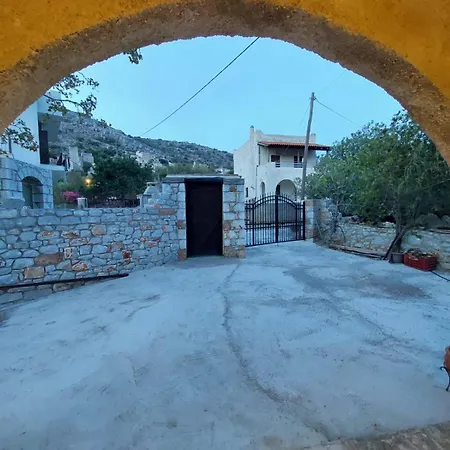 Alika Village Maisonette, * Marmatsouka