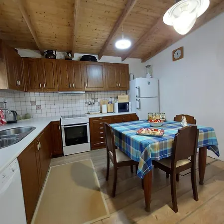 Alika Village Maisonette, בית נופש